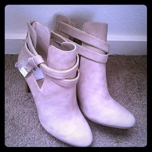 NWT JLO ankle boots.